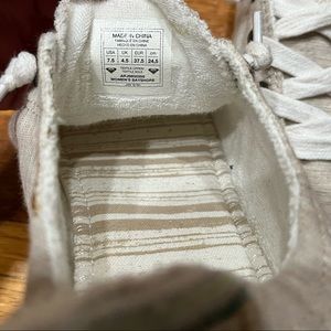 Roxy slip on sneaker, gently worn, beige, very comfortable, women’s size 7.5